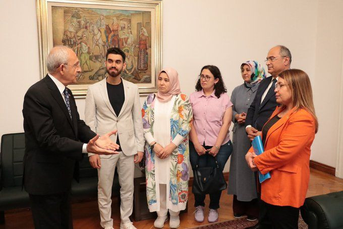 Kemal Kılıçdaroğlu, darbe davasında müebbet alan askeri öğrenciyi kabul edip sarıldı - Resim: 1