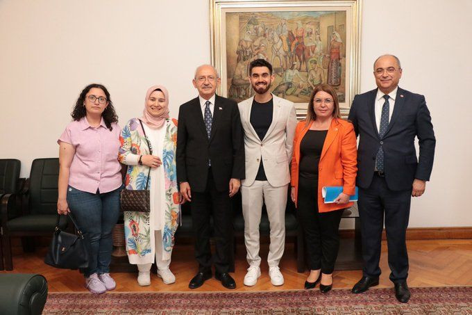 Kemal Kılıçdaroğlu, darbe davasında müebbet alan askeri öğrenciyi kabul edip sarıldı - Resim: 3