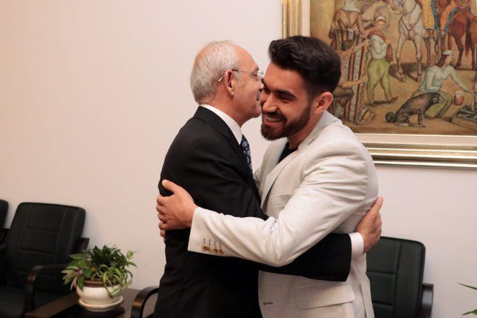 Kemal Kılıçdaroğlu, darbe davasında müebbet alan askeri öğrenciyi kabul edip sarıldı - Resim: 2