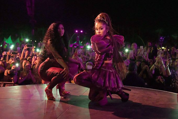 Dünyaca ünlü yıldız Ariana Grande, sahnede saldırıya uğradı - Resim: 3