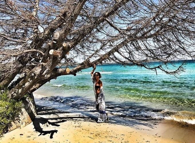 Ece Uslu yürekleri hoplattı Instagram onu konuşuyor - Resim: 2