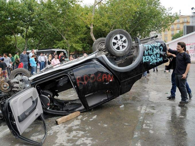 Yabancı ajanslar Taksim'i böyle gördü - Resim: 1