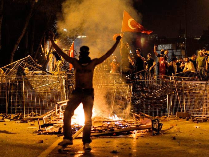 Yabancı ajanslar Taksim'i böyle gördü - Resim: 2