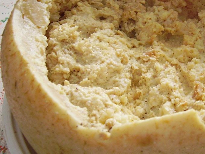 Dünyanın en tehlikeli peyniri tatmak için bile yürek ister - Resim: 2