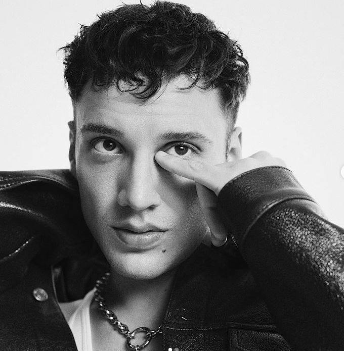 'Edis'in kalçası takma mı' iddiası O görüntüler internette olay oldu - Resim: 2