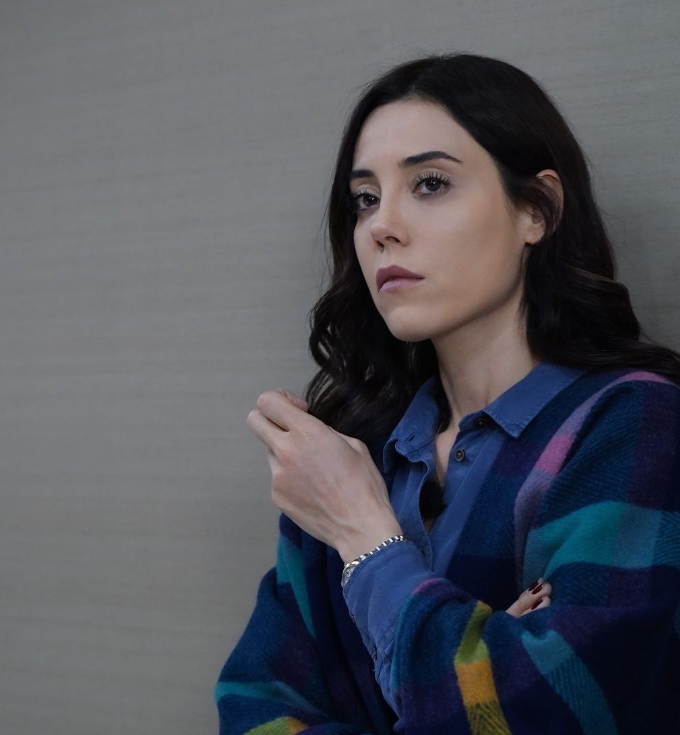 Hayranlarını üzecek haberi kendi verdi! Bir süredir sessiz olan Cansu Dere meğer... - Resim: 3