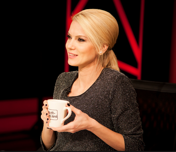 Dikiş tutturamayınca fişini çektiler! TRT'nin bitirdiği isim - Resim: 1