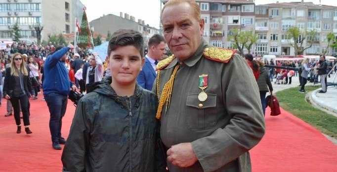 Atatürk'e benzeyen Göksel Kaya ortaya çıktı İsmail Saymaz isyan etti - Resim: 2