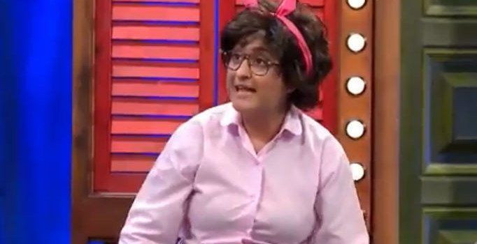 Güldür Güldür Naime meğer çok seksiymiş! Mini elbisesine bakın - Resim: 2