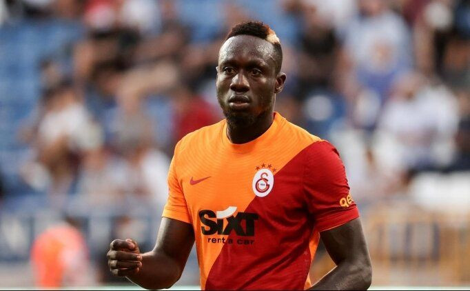 Galatasaraylı Diagne banyodan canlı yayın yaptı İrem Derici'yi mest etti - Resim: 3