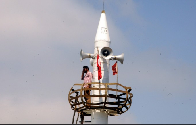 Cami minaresini bakın neyle yaptılar duyan görmeye geliyor - Resim: 4
