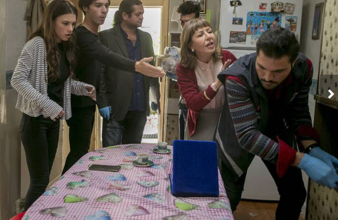 Pelin Körmükçü Arka Sokaklar'da  - Resim: 4