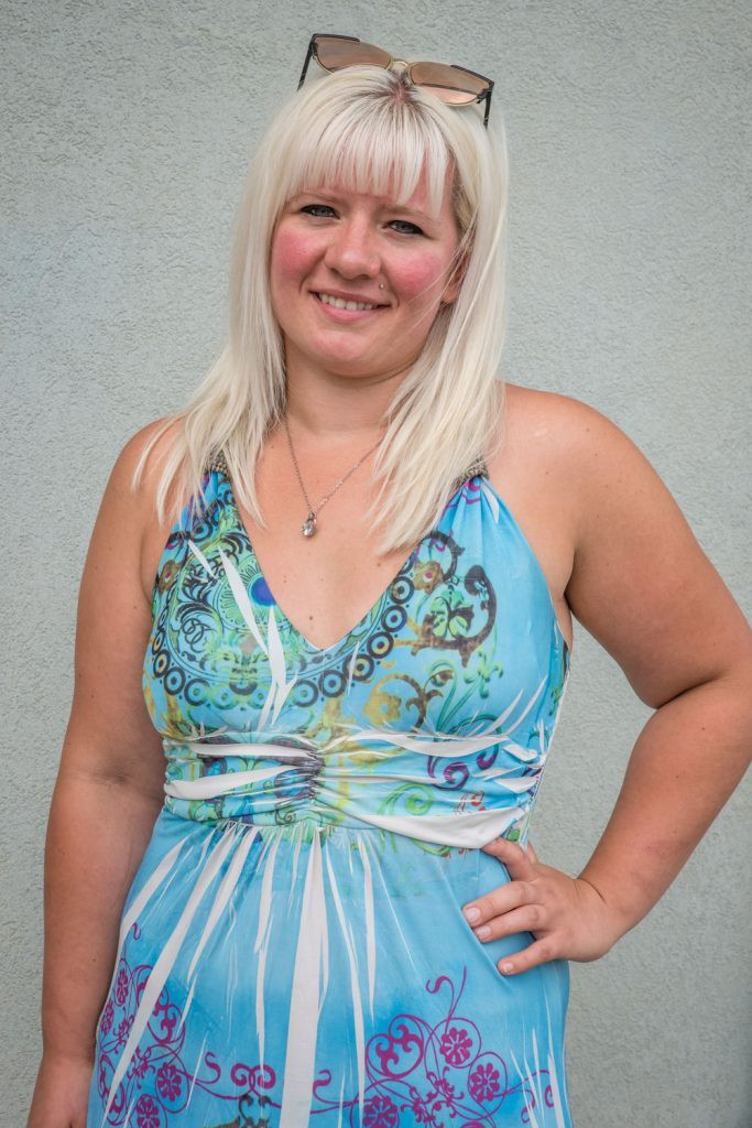 Ülke bu skandalı konuşuyor! Sütyen takmadığı için işten kovuldu - Resim: 1