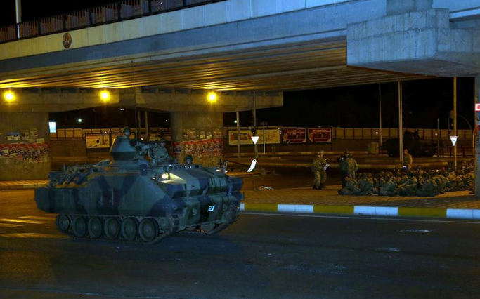 Kobani olayları askeri kışladan çıkardı - Resim: 3