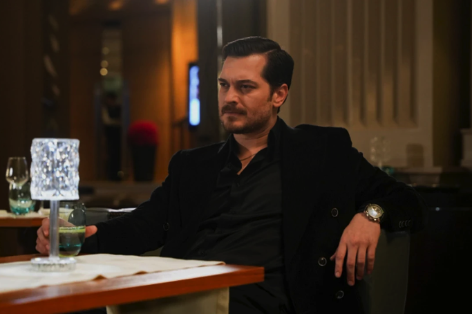 Karizması tarihe karıştı! Çağatay Ulusoy'un ortaya çıkan kilolu halleri sosyal medyayı salladı - Resim: 1