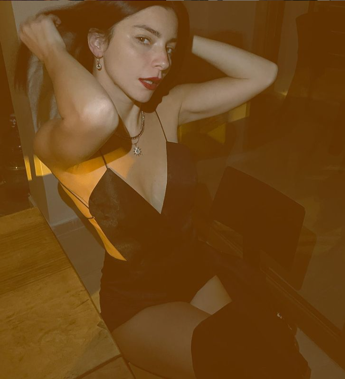 Merve Boluğur, gizemli aşkıyla sarmaş dolaş poz verdi! - Resim: 4