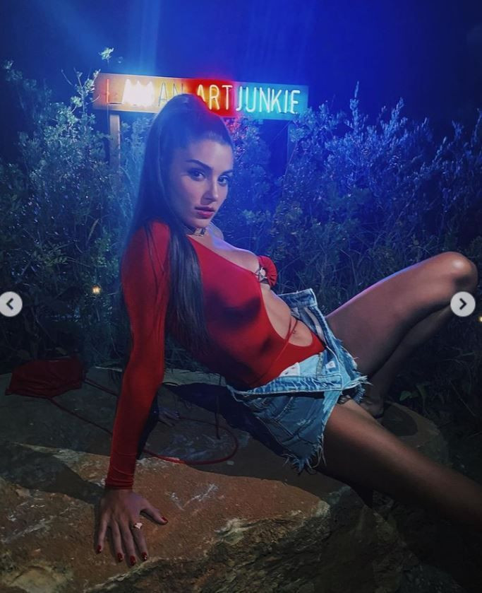 Hande Erçel kırmızı mayosuyla Instagram'ı salladı - Resim: 4