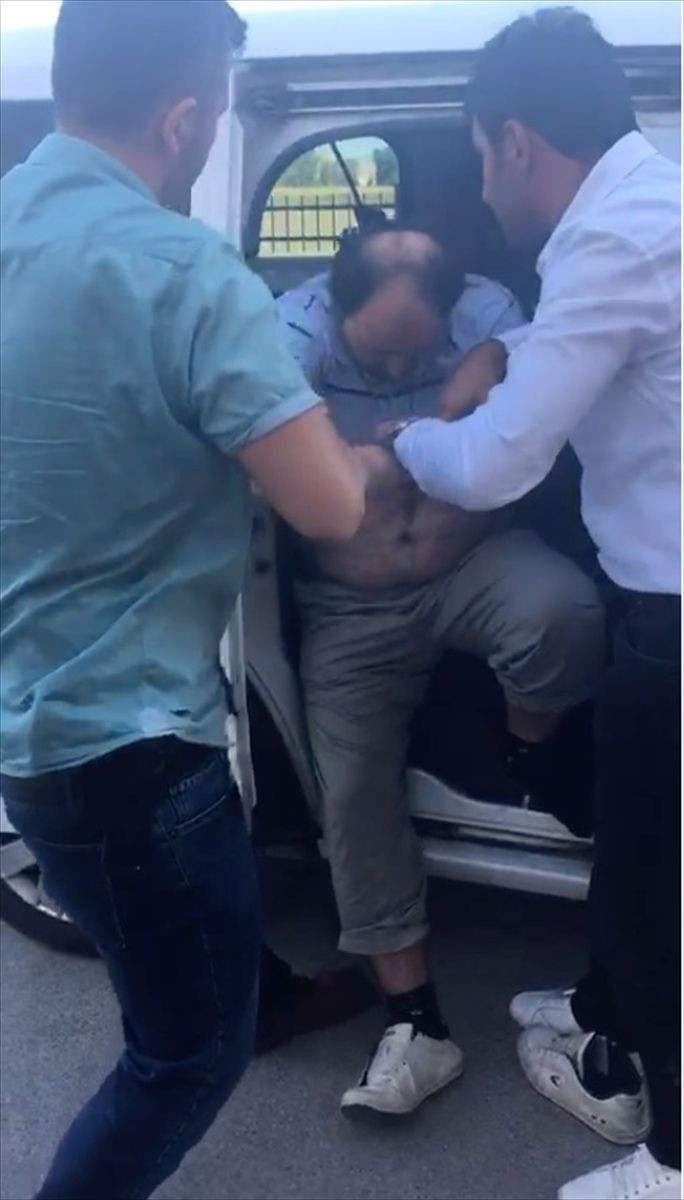 Konya'da gözaltına alınan FETÖ'nün mahrem abisi polise zor anlar yaşattı - Resim: 1