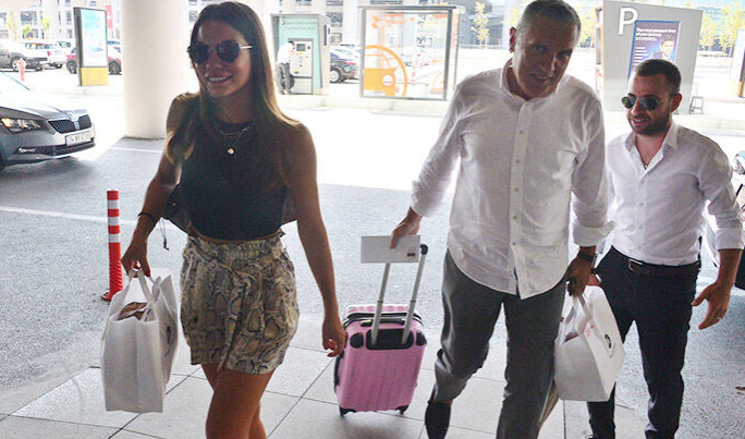 Erkenci Kuş bitti Can Yaman'ın partneri Demet Özdemir'in ilk işi bu oldu - Resim: 2