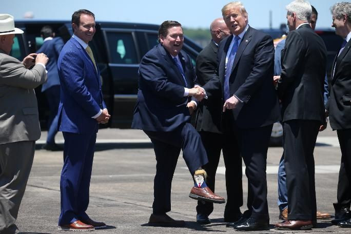 Louisiana Valisi Billy Nungesser'ın Trump çorabı olay oldu! - Resim: 2