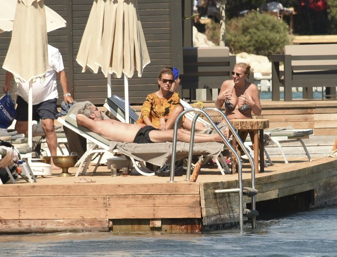 İskelede aşk! Gülben Ergen sevgilisini öpücüklere boğdu - Resim: 1