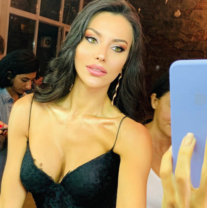 Çıplak küvet pozunu paylaştı Yasak Elma'nın yıldızı Tuvana Türkay'ın olay fotoğrafı - Resim: 1