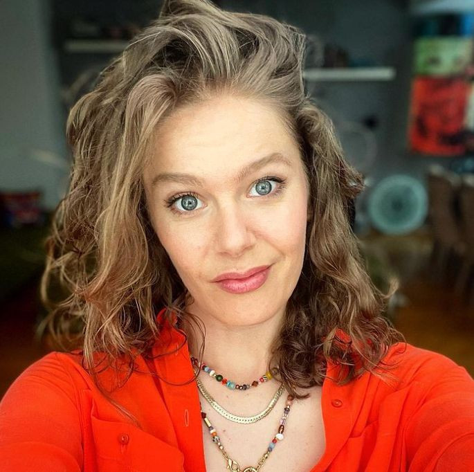 Kırmızı mayosuyla poz verdi, yer yerinden oynadı! Burcu Biricik'ten göz kamaştıran tatil pozu - Resim: 2