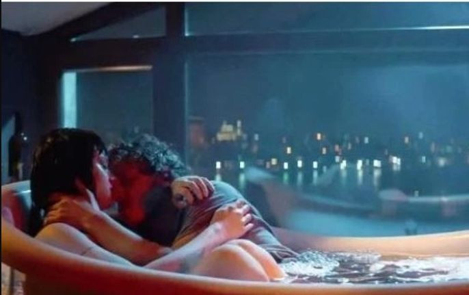 Miray Daner'in sütyen-ceket kombini sosyal medyayı salldı: "Alay konusu oldun tebrikler" - Resim: 4