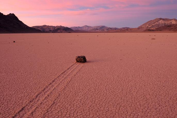 Hareket eden gizemli taşların sırrı çözüldü! - Resim: 1