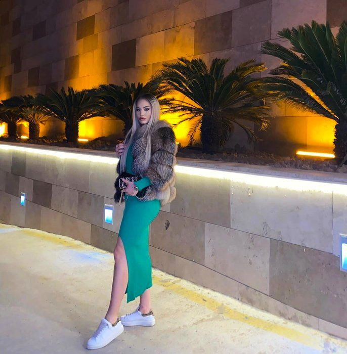 Kitabını yazdı herkesi uyardı genç kadın avukat herkesi şoke etti sosyal medya pozları dikkat çekti - Resim: 3