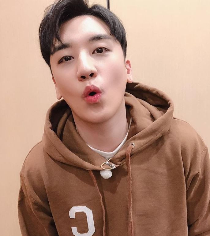 Güney Kore'de olay yaratan seks skandalı Ünlü K-pop yıldızına fuhuştan hapis cezası! - Resim: 3