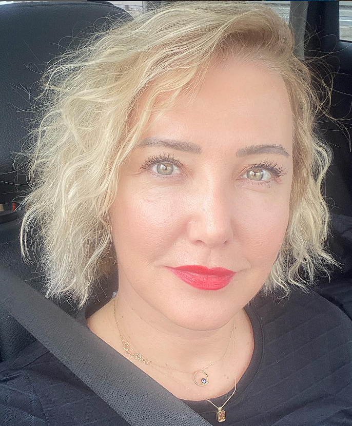 Berna Laçin, tekerlekli sandalyede! Acil olarak hastaneye kaldırıldı, yürümesi dahi yasaklandı - Resim: 1