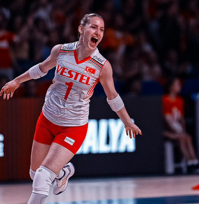 Milli voleybolcu Gizem Örge kaç yaşında, evli mi? Eski kocası çok ünlü bir isim çıktı - Resim: 1