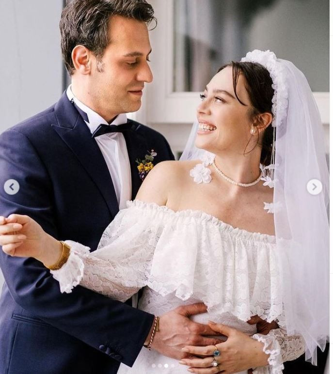 Çiçeği burnunda evli Demet Evgar'ın bebeği göründü hamile göbeğini tutan Gülcan Arslan paylaştı - Resim: 4