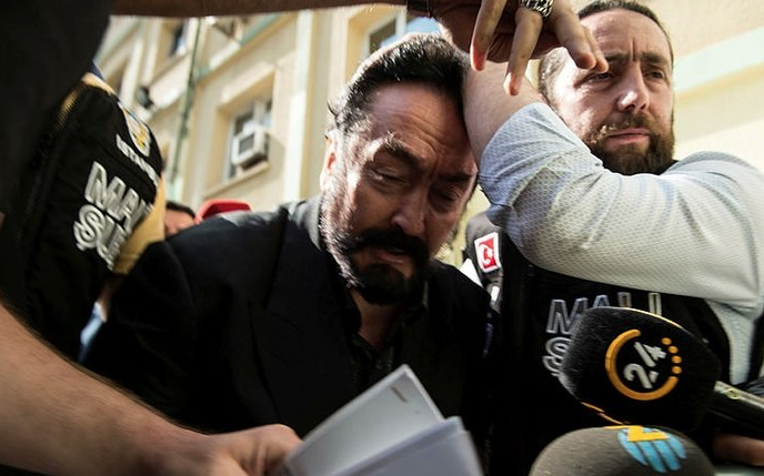 Adnan Oktar'ın kedicikleriyle ilgili bomba detaylar! - Resim: 1
