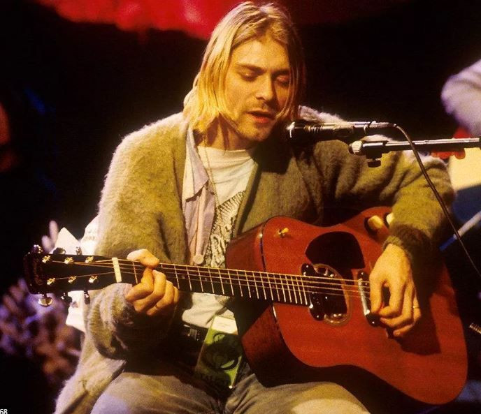 Kurt Cobain’in gitarı rekor fiyat! 6 milyon dolara alıcı buldu - Resim: 3