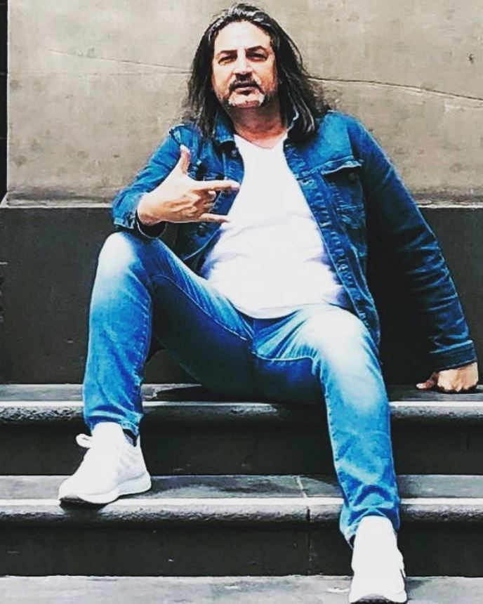 Şarkıcı Çelik siyasete girdi Ümit Özdağ'ın Zafer Partisi'ne katıldı Çelik Erişçi kimdir aslen nereli - Resim: 2