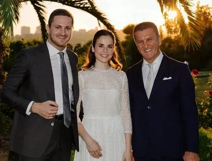 Revna Çakır ve Ömer Sarıgül boşanma davasına şok karar! 1.5 milyar TL tazminata ne oldu? - Resim: 1