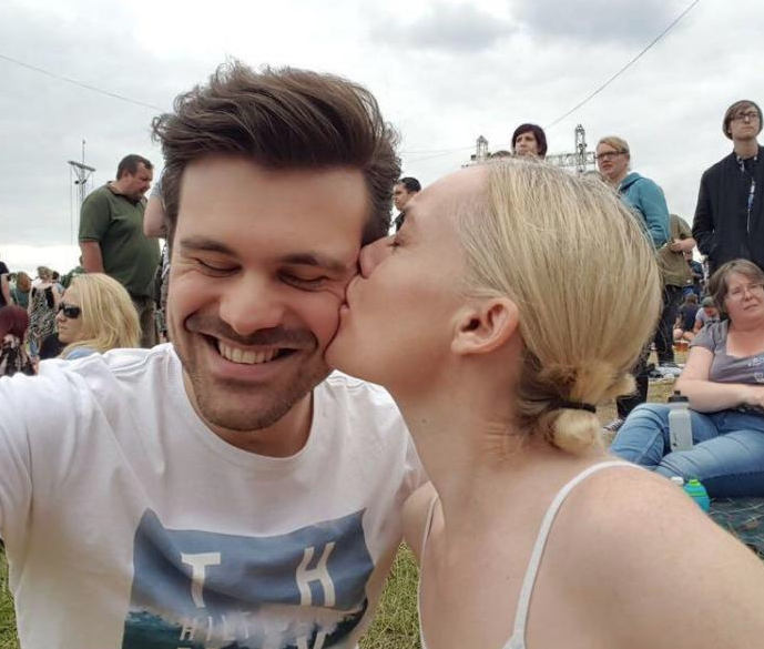 Tek eşlilikten sıkıldım dedi hem eşi hem sevgilisiyle... - Resim: 4