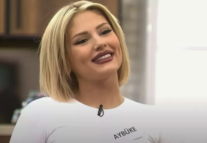 Kısmetse Olur'un dikkat çeken ismi Aybüke Çangal dolgularını eritti, imajını değiştirdi! Görenler tanıyamadı - Resim: 1