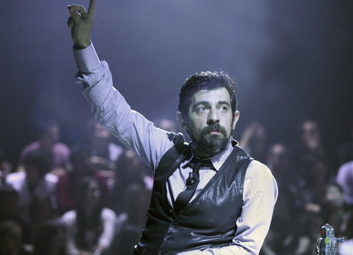 Okan Bayülgen'in başına talih kuşu kondu - Resim: 2