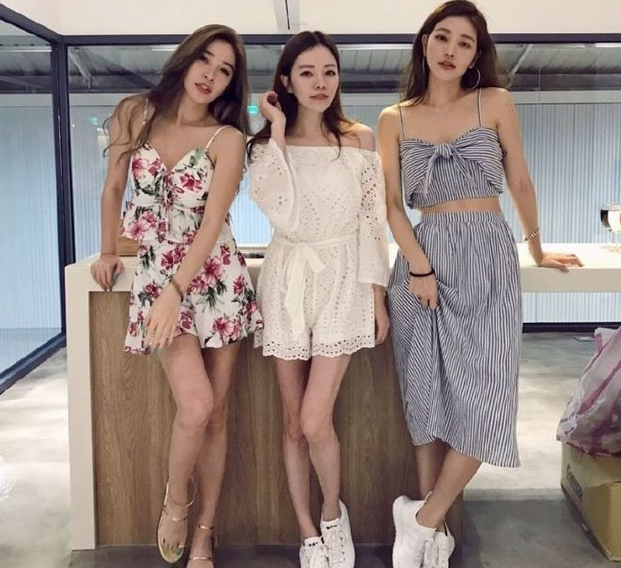 Anne ve kızlarının yaşı sizi şoke edecek - Resim: 3