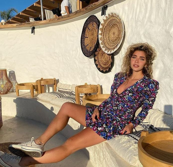 Survivor Öykü Çelik mini etekli İnstagram pozu yüzünden yerden yere vuruldu: Hani Karadeniz kızıydın! - Resim: 3