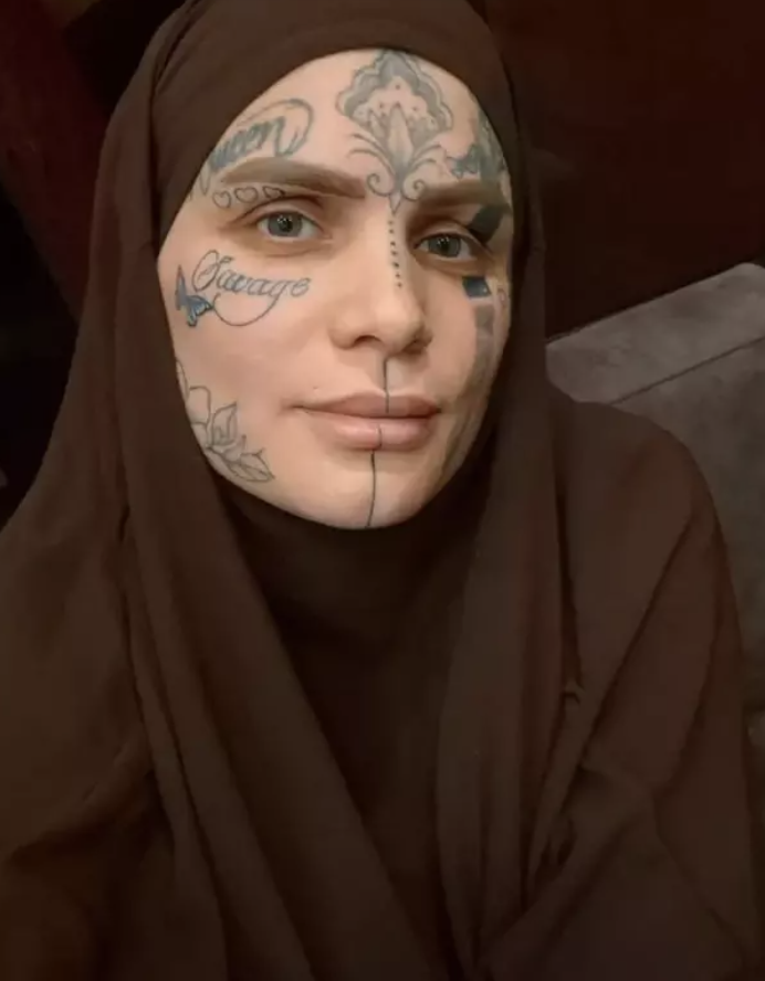 Yüzündeki dövmelerle gündem olan Nazan Ünal'ın yeni işi şaşırttı... - Resim: 1