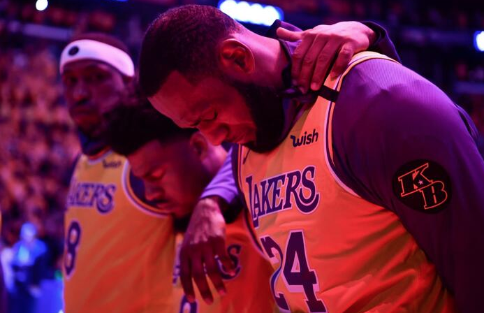 LeBron James Kobe Bryant'ı anma gecesinde hıçkıra hıçkıra ağladı - Resim: 4