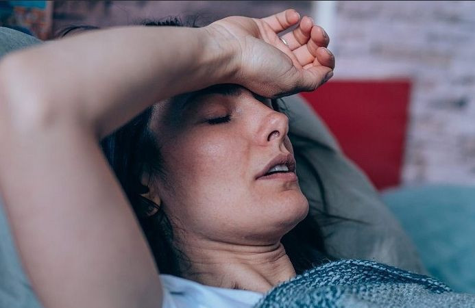 Omicron varyantının yeni belirtisi ortaya çıktı! Uyurken... - Resim: 4