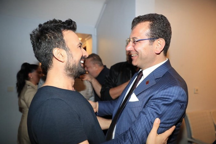 Ekrem İmamoğlu ve Tunç Soyer'e övgüler yağdırdı Tarkan Harbiye'de ayakta alkışlattı - Resim: 4