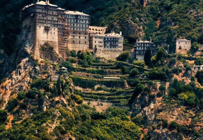 Kadınların dünyada girmelerinin yasak olduğu tek yer: Aynoroz - Resim: 1