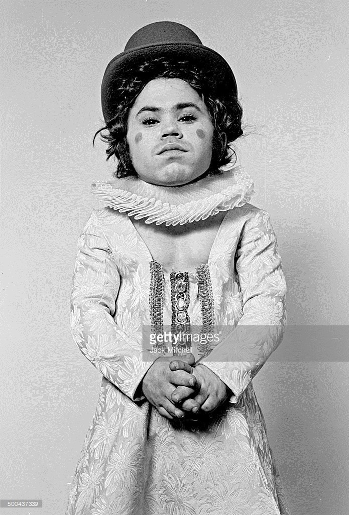 Cüceye bak sen! Tam 35 kadınla birden...  - Resim: 4