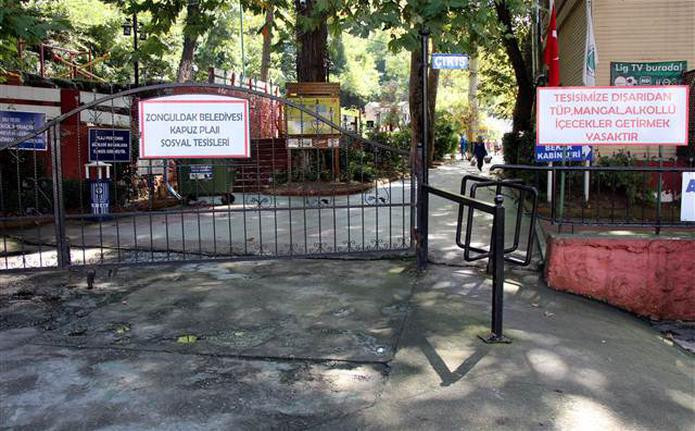 Plajda iki kadın içki içmişti! Olay fotoğraf için Vali'den açıklama - Resim: 3